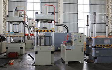 液壓機廠家為啥要測四柱液壓機的垂直度和平行度？